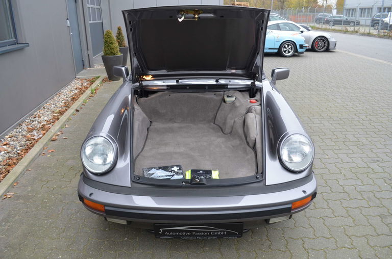 Porsche 911 Carrera 3.2 (KAT)