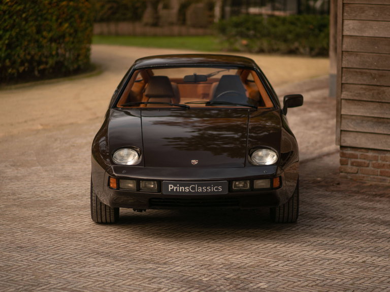 Porsche 928