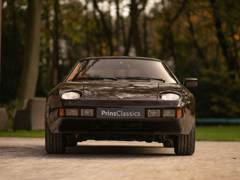 Porsche 928