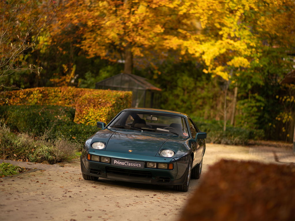 Porsche 928