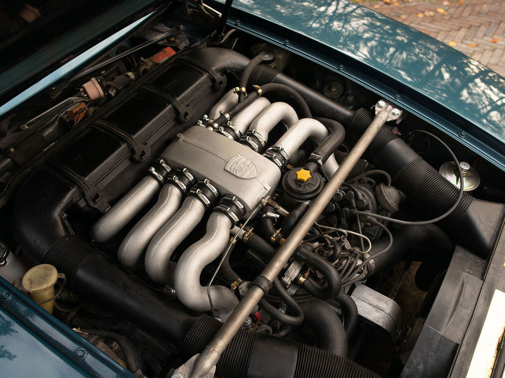 Porsche 928
