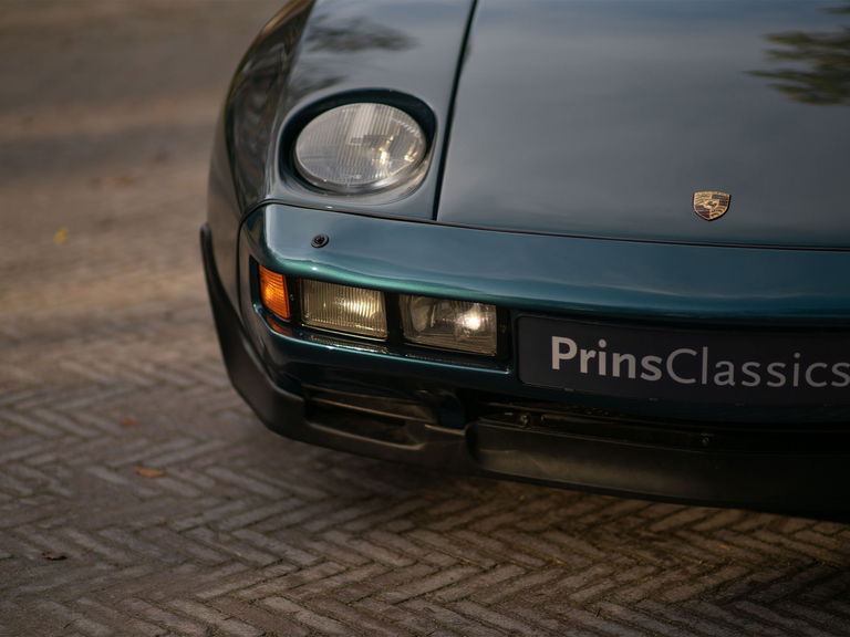 Porsche 928