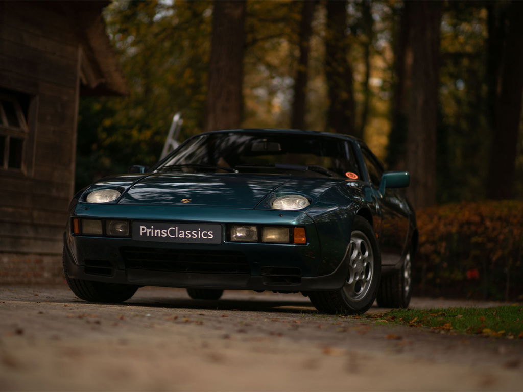 Porsche 928