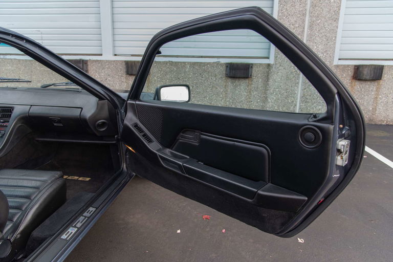 Porsche 928