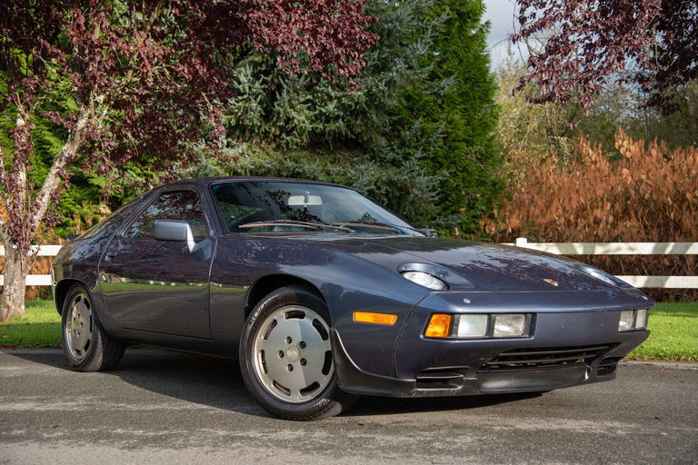 Porsche 928