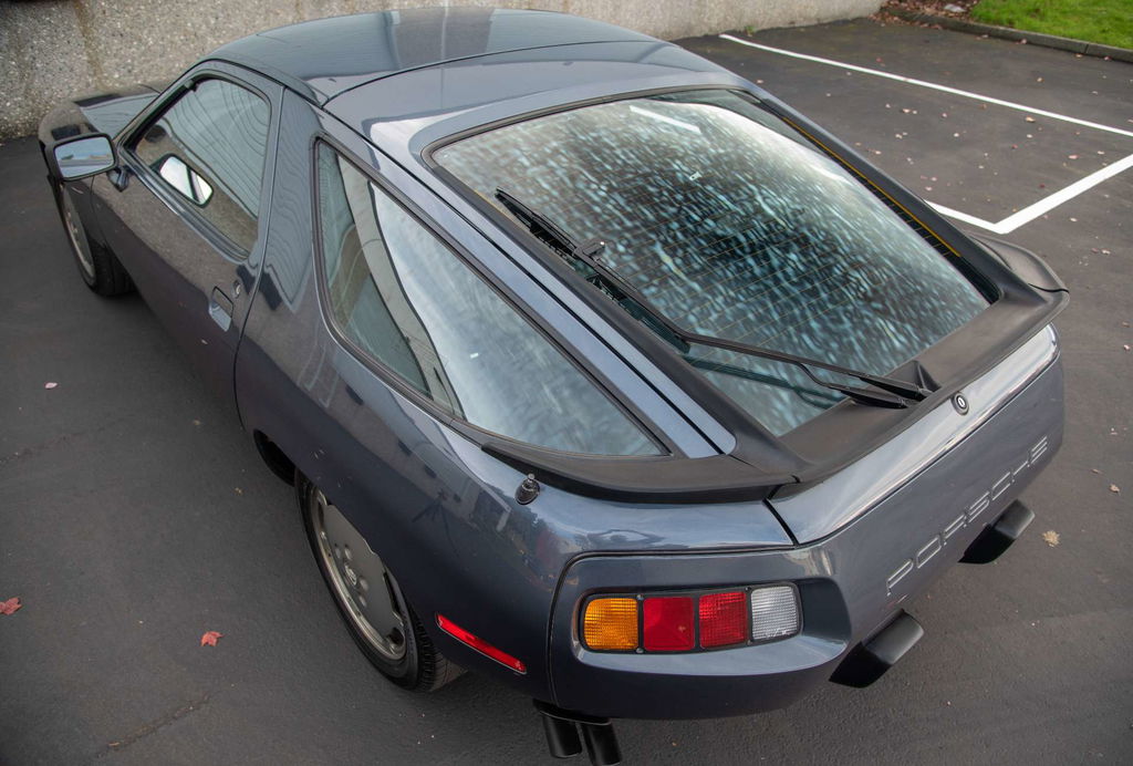 Porsche 928
