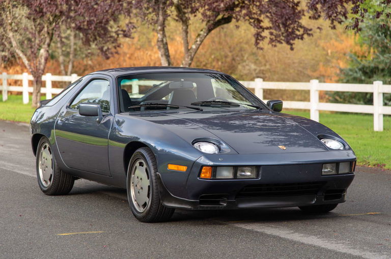Porsche 928