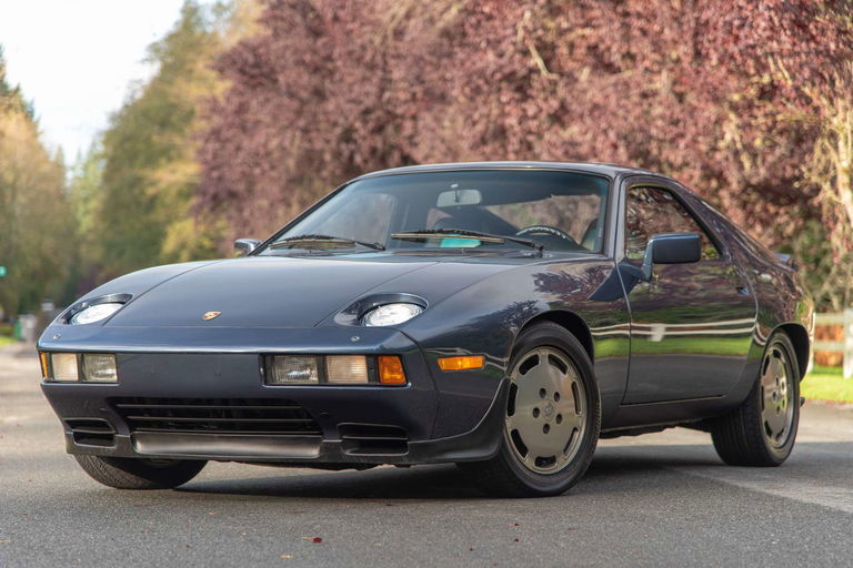 Porsche 928