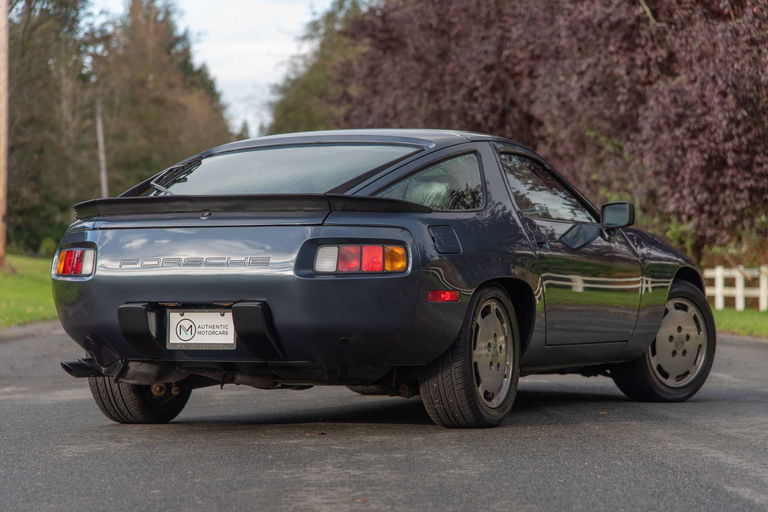 Porsche 928