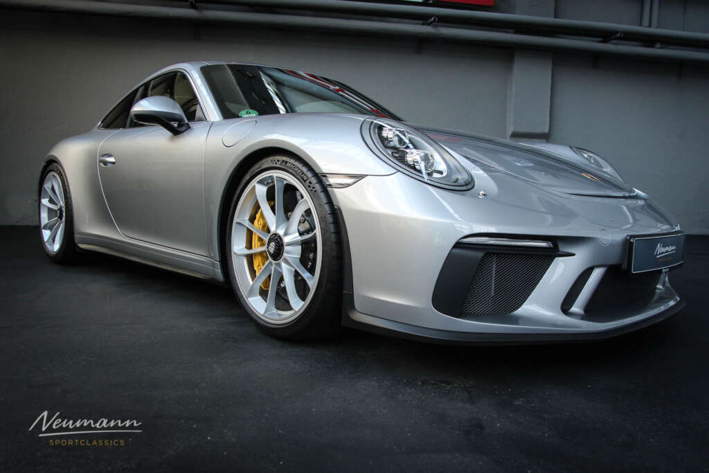 Porsche 991 GT3 Touring 2018 - elferspot.com - Marktplatz für Porsche