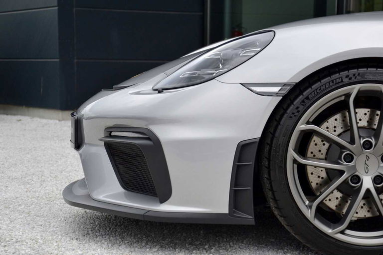 Porsche 718 Cayman GT4
