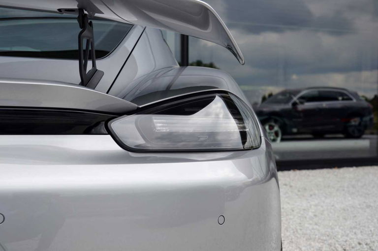 Porsche 718 Cayman GT4