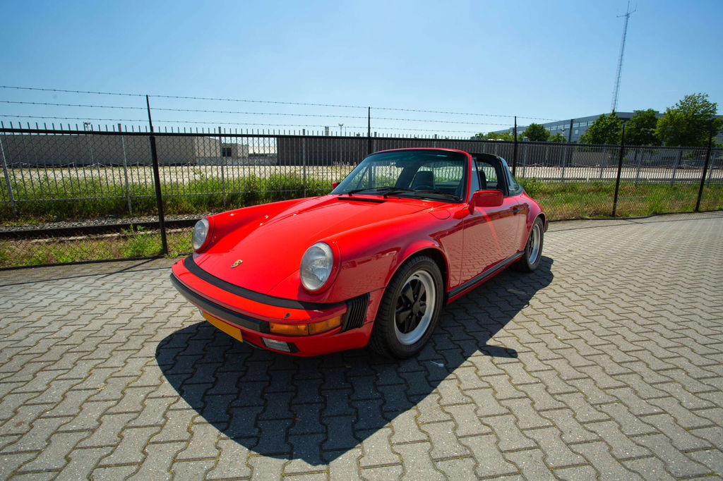Porsche 911 Carrera 3.2 (US)