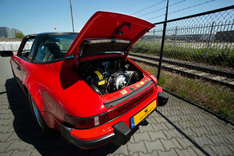 Porsche 911 Carrera 3.2 (US)