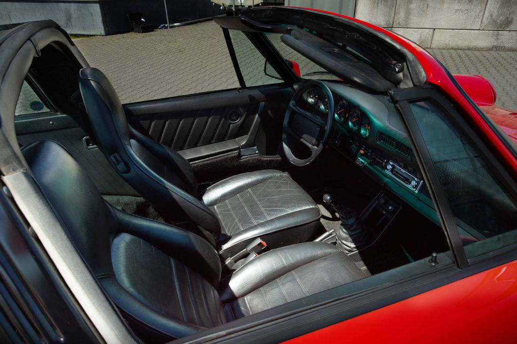 Porsche 911 Carrera 3.2 (US)