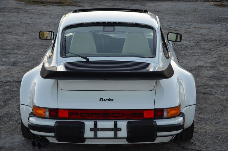 Porsche 911 Turbo 3.3 (US)