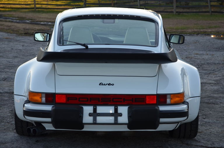 Porsche 911 Turbo 3.3 (US)