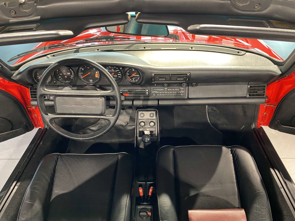 Porsche 911 Carrera 3.2 (US)