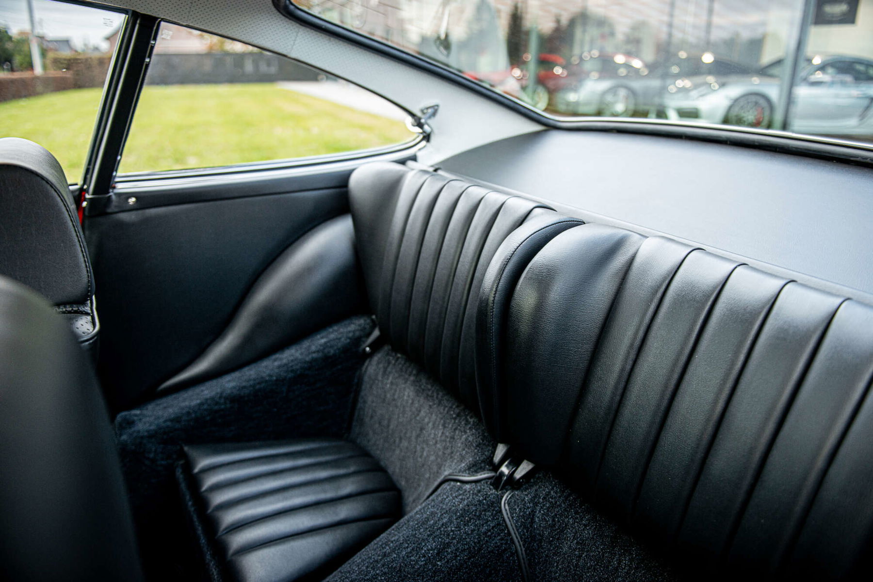 1968 porsche 911 interior