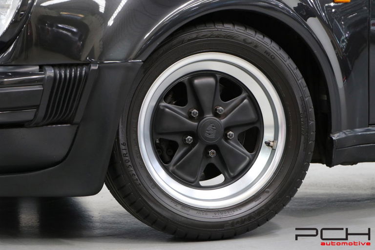 Porsche 911 Turbo 3.3