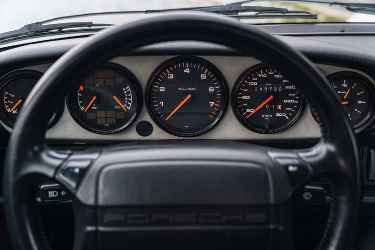 Porsche 964 Carrera 2 Speedster