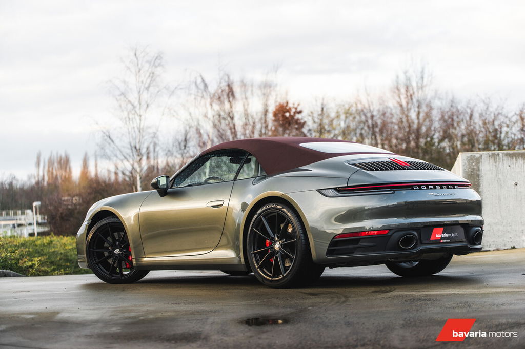 Porsche 992 Carrera 4S