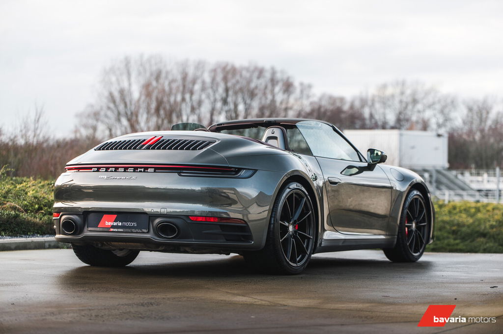 Porsche 992 Carrera 4S