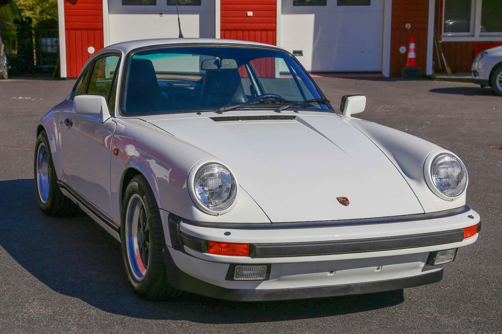 Porsche 911 Carrera 3.2