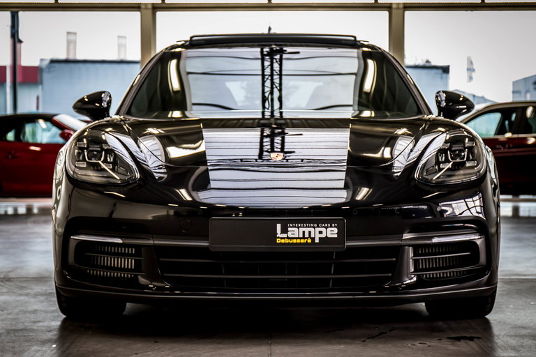 Porsche Panamera 4