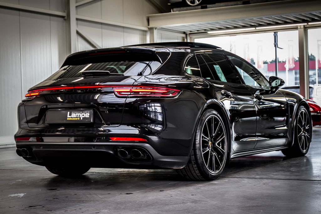 Porsche Panamera 4