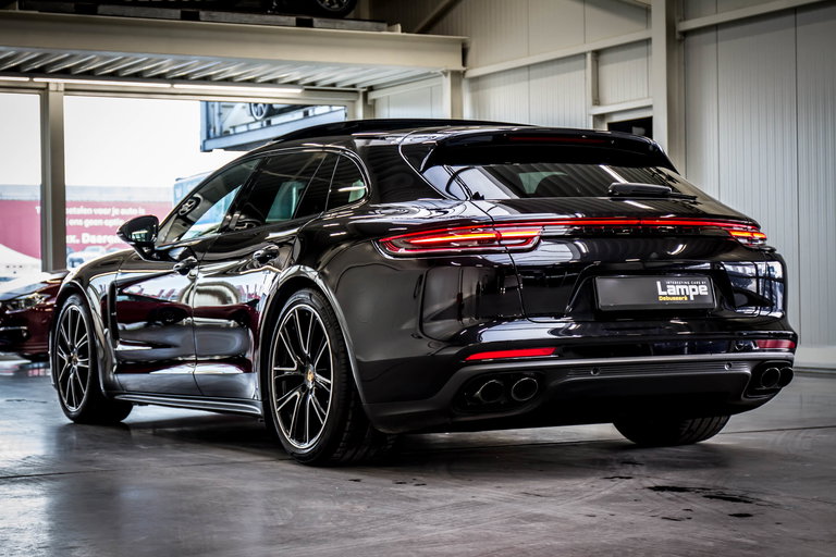 Porsche Panamera 4