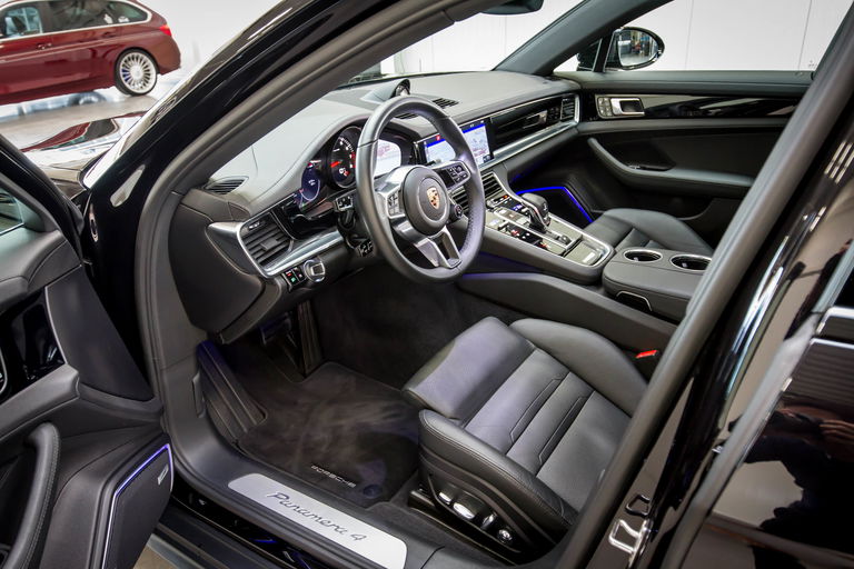 Porsche Panamera 4