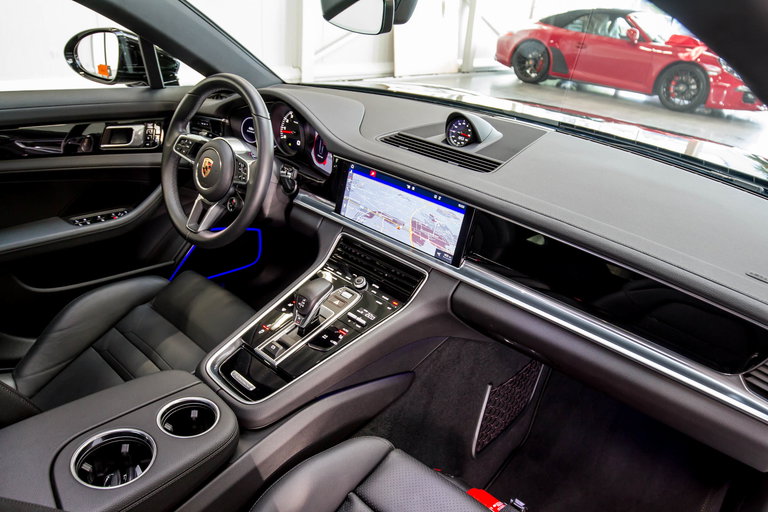 Porsche Panamera 4