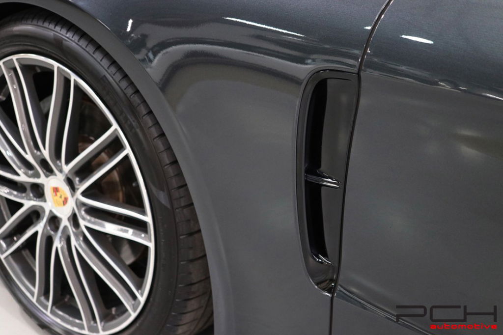 Porsche Panamera 4S