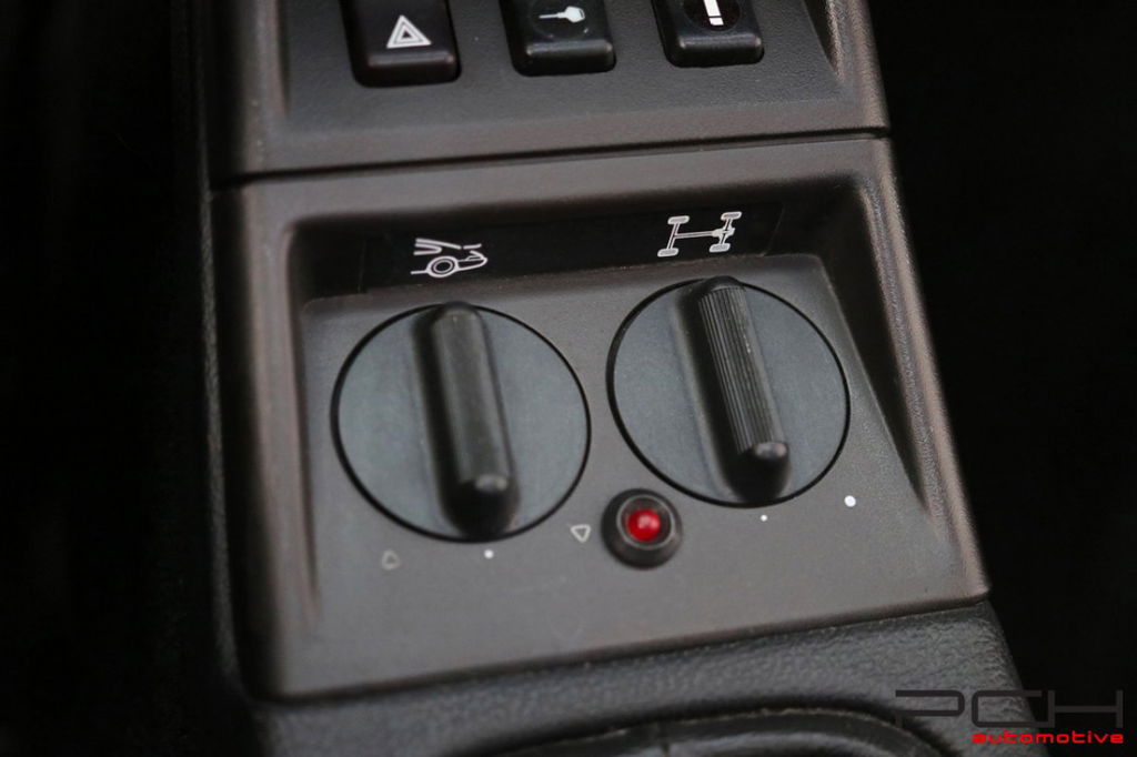 Porsche 964 Carrera 4