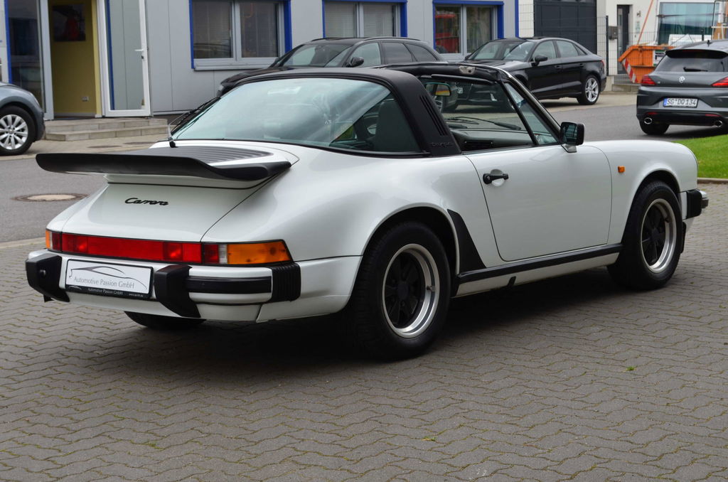Porsche 911 Carrera 3.2