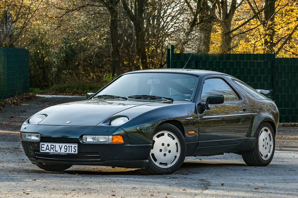 Porsche 928 S4