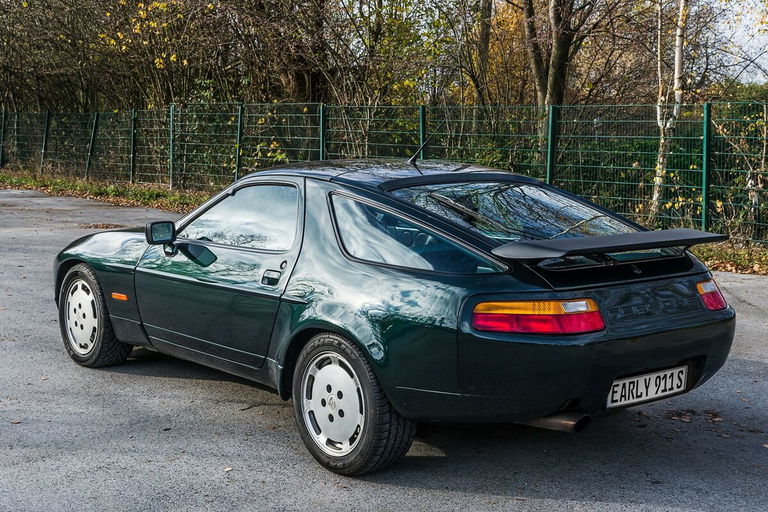 Porsche 928 S4