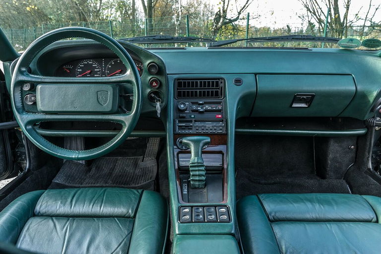 Porsche 928 S4