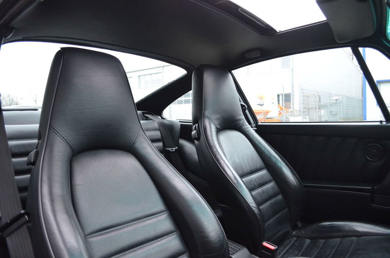 Porsche 964 Carrera 4