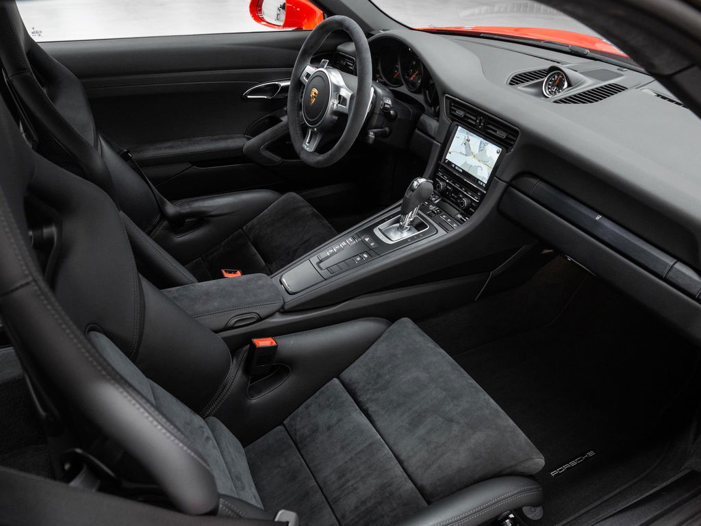 Porsche 991 Carrera GTS