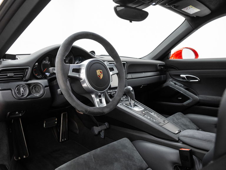Porsche 991 Carrera GTS