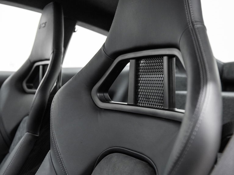 Porsche 991 Carrera GTS