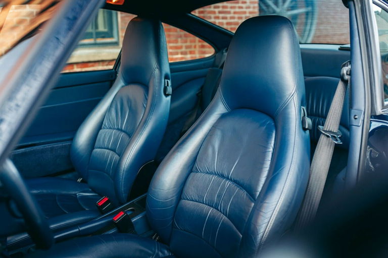 Porsche 993 Carrera 4S