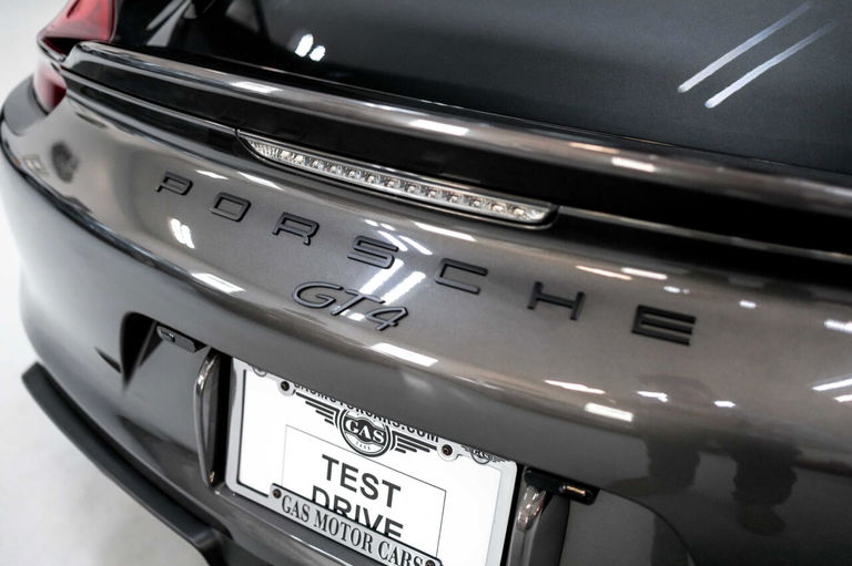 Porsche 981 Cayman GT4