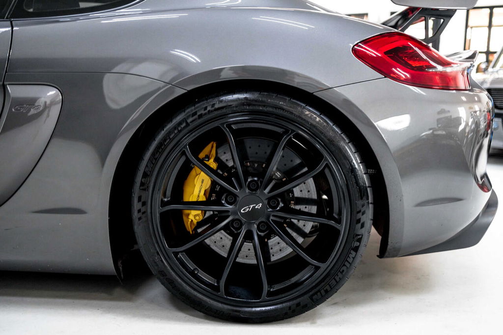 Porsche 981 Cayman GT4