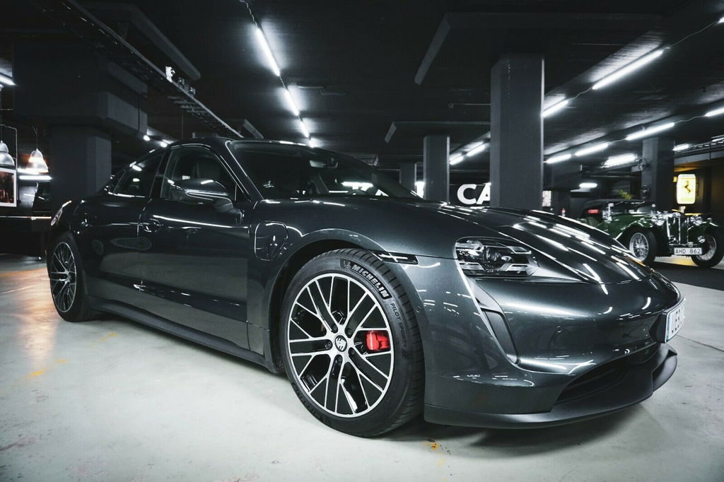 Porsche Taycan 4S