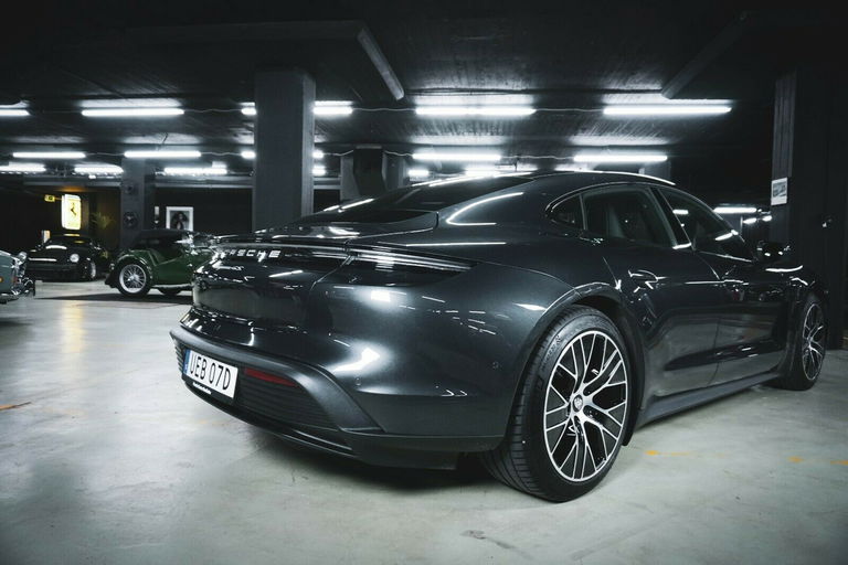 Porsche Taycan 4S