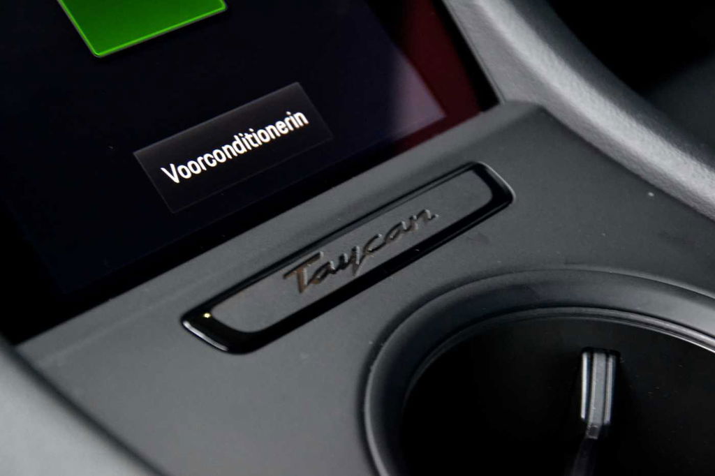 Porsche Taycan 4S