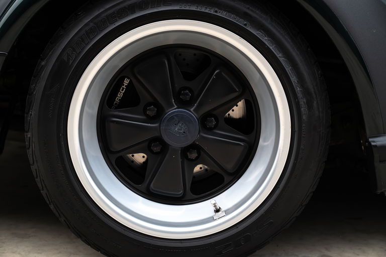 Porsche 911 Carrera 3.2 Speedster